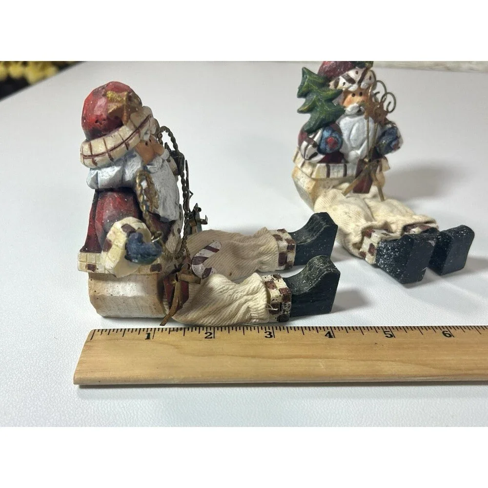 Set Rustic Sitting Wood Santa Figurines Plaid Metal Wire Folk Art Ornament Decor